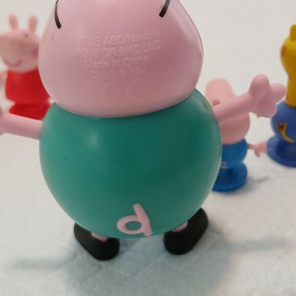 LOT OF 7 PEPPA PIG FAMILY & FRIENDS TOY FIGURES CHARACTERS COLLECTION - Picture 13 of 16